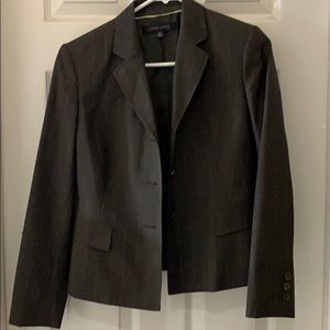 Anne Klein 4P suit with Capri pants.